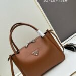 Prada Bags 360 Counter Edition - Upgraded Large Version New Double Shoulder Strap This double strap is made of imported deerskin pattern cowhide, designed two interchangeable adjustable long shoulder straps.The fabric ribbon cowhide match perfectly; it's versatile for different occasions outfits. It has large capacity space with many compartments feels super soft. Hurry up and get it! Style number: 66206 Dimensions: Length 32x Height 26x Base 13cm