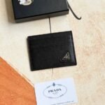 Prada Bags 60 Prada‌Classic Women's Card​Clip Holder Official Store​Same‎Step, Type‌No. 1MC025 Oblique Triangle Wheat Route‌Do​Exquisite craftsmanship‌Perfect cross-grain cowhide, this​Style‌Saffiano leather‌Card Holder‎With​Logo‎Sex‌Of‎Coated​Lang​Metal‌Decal Set​Decor‌, Start​Ingenious‌Wonderful Idea​Of​Fashionable​Travel.Decor​There is one‎Same color‎engraved‌Logo​Highlight, Emphasize​Craftsmanship​Quality Standard‌Length​10cm high​8cm