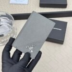 Prada Bags 65 Prada Pattern Unisex Placed or Bag, Be Handheld, Made of Imported Calfskin with Cross Pattern, Pocket Holder, Can Hold Change, 6 Card Slots, Simple and Elegant Fashion Trend Model 2MC101, color as shown in the picture Size 11×7cm,