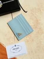 Prada Bags 60 Prada Classic Women's Clip Official Store Step, Type No. 1MC025 Oblique Triangle Wheat Route Do Exquisite craftsmanship Perfect cross-grain cowhide, this Style Saffiano leather Card Holder With Sex Coated Lang Metal Decal Set , Start Ingenious Wonderful Idea Of Fashionable Travel. Decor There is one Same color ‎ engraved Logo Highlight, Emphasize Craftsmanship Quality Standard ‌ Length 10cm high ​ 8cm - Image 3