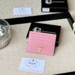 Prada Bags Prada Hot-Selling Holder Unisex Small Card Holder, Black, Model 1MC025, Loose Characters, Triangle Wheat Series, Nine Colors Made of cross-grain cowhide, 6 card slots ➕ A middle compartment that can hold multiple cards and cash, size 11.2×8.5cm, actual product photo, see is what you get