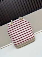 Prada Bags Batch 290¥ New Bucket Bag 1A082 Runway Style This Re-Nylon handbag is designed nylon fabric calfskin.The unique combination adds charming embellishments.The sliding cord handle highlights versatility of this handbag, making it convenient to carry by hand or over the shoulder/crossbody with top-grade hardware.It has large capacity space, very casual fashionable, it's a timeless bestseller. Guys, hurry up and get it! Length 23.5x Height 28x Bottom 16.5cm - Image 3