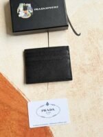 Prada Bags 60 Prada Classic Women's Clip Official Store Step, Type No. 1MC025 Triangle Wheat Cable Routing Do Exquisite craftsmanship Perfect cross-grain cowhide, this Style Saffiano leather Card Holder With Sex Coated Lang Metal Decal Set , Start Ingenious Wonderful Idea Of Fashionable Travel. Decor There is one Same color ‎ engraved Logo Highlight, Emphasize Craftsmanship Quality Standard ‌ Length 10cm high ​ 8cm - Image 2