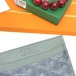 Goyard Bags 45 Goya Saint-Sulpice card holder has and small design, with middle that can store cards, documents, folded banknotes.The compact design fits perfectly into the pocket of a jacket or pants. Style number: G5122 Color: Black, Orange, Bright Red, Sky Yellow, White, Green, Maroon, Sapphire Blue, Gray Size: 10.5cm 0.2cm x 7cm - Image 5