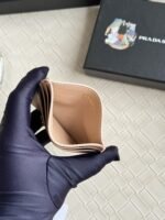 Prada Bags 55prada Hot-Selling Holder Unisex Small Card Holder, Black, Model 1MC025 Triangle Wheat Series Nine Colors Made of cross-grain cowhide, 6 card slots ➕ A middle compartment that can hold multiple cards and small change, size 11.2×8.5cm, actual product photo, see is what you get - Image 5