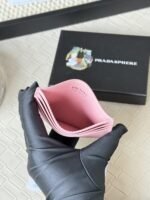 Prada Bags 55prada Hot-Selling Holder Unisex Small Card Holder, Black, Model 1MC025 Loose Characters Triangle Wheat Series Nine Colors Made of cross-grain cowhide, 6 card slots ➕ A middle compartment that can hold multiple cards and small change, size 11.2×8.5cm, actual product photo, see is what you get - Image 5