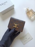 Celine Bags ￥75 Celine Classic Business Holder, Large Cowhide Interior with Smooth Microfiber CANVAS Logo Print, gold Trim TRIOMPHE Metal Snap Closure, Zipper Coin 5 Card Slots, Banknote Pocket, 1 Flat Pocket No.: 10K623 Size:11 9 X 3cm - Image 4